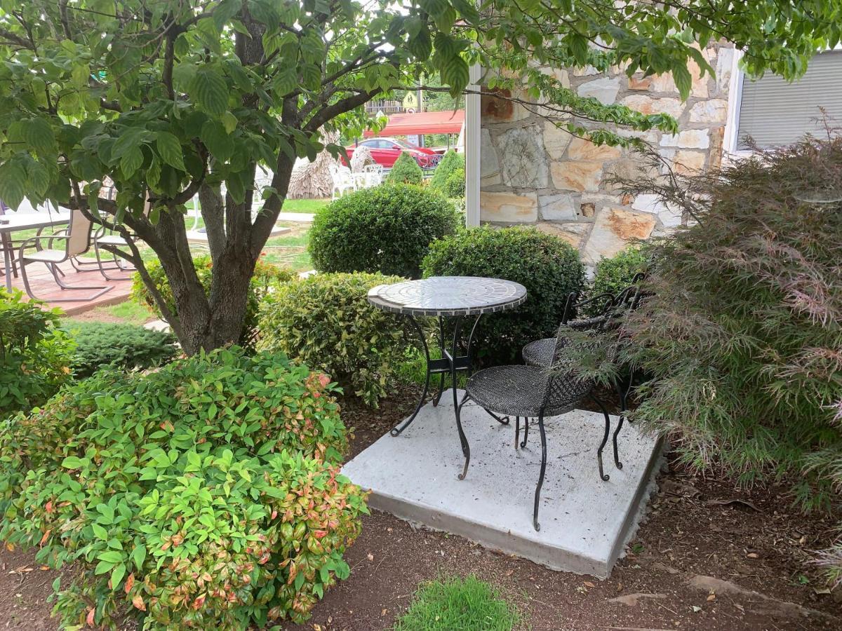 Phillips Historic Motel & Cottages Robbinsville Esterno foto